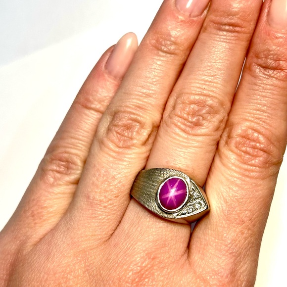Jewelry - Vintage 14K White Gold Ruby Ring 6.5” Rare Design